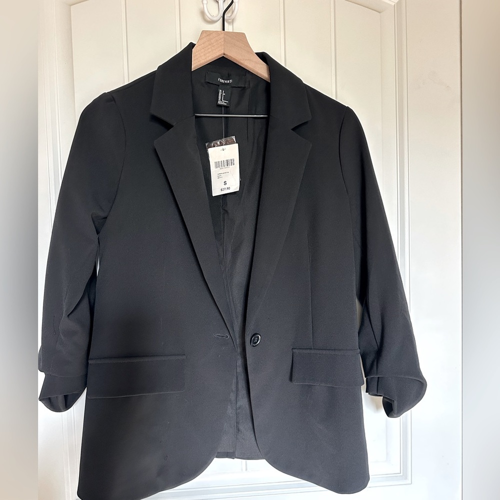 Forever 21 Black Blazer for Women fully lined.